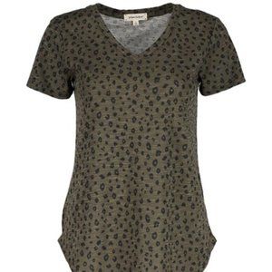 Urban Diction | Green & Black Cheetah V-Neck Top / Size M / NWOT